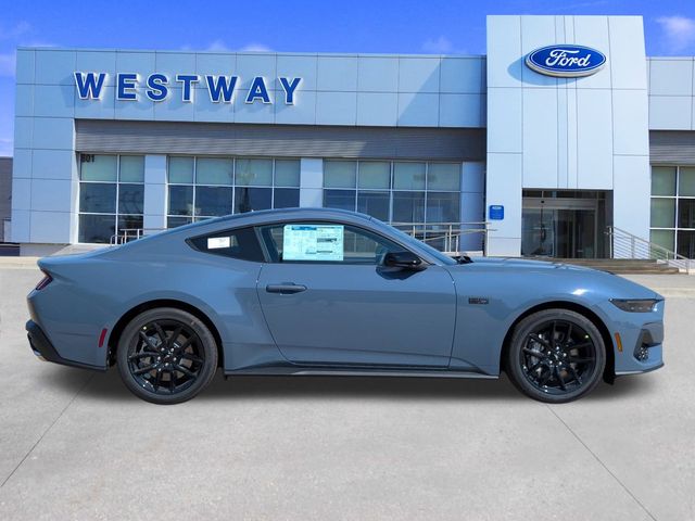2025 Ford Mustang GT photo 2