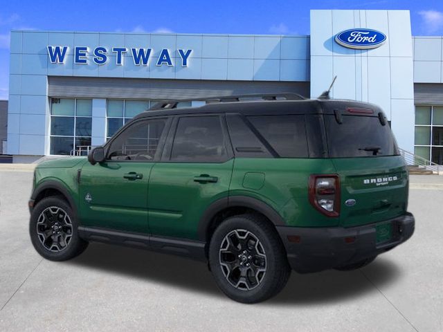 2025 Ford Bronco Sport Outer Banks photo 2