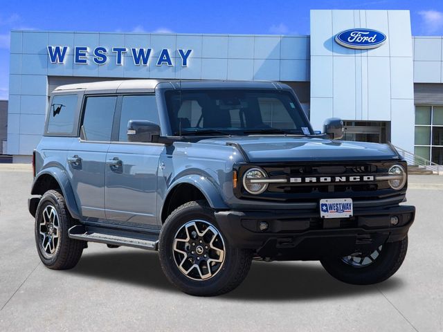 2025 Ford Bronco 4-Door Outer Banks's photo