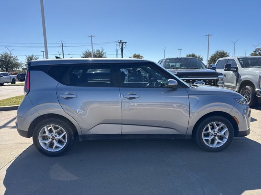 Used 2024 Kia Soul LX Hatchback