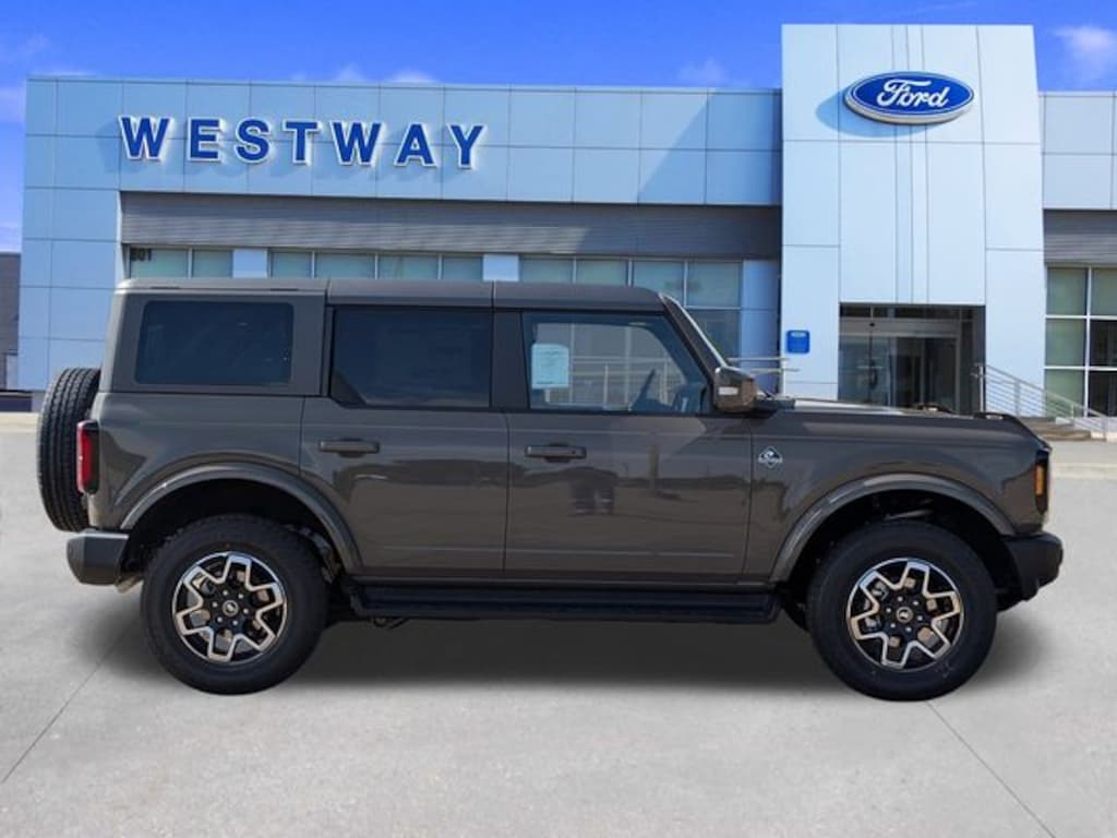 New 2025 Ford Bronco Outer Banks SUV