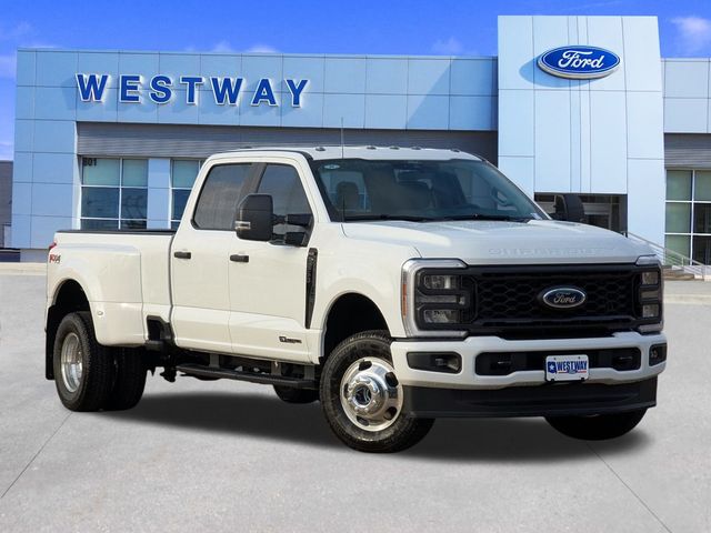 2026 Ford F-350 Super Duty XL's photo