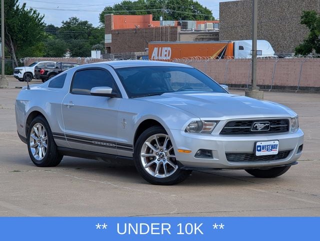 2010 Ford Mustang V6 Premium's photo