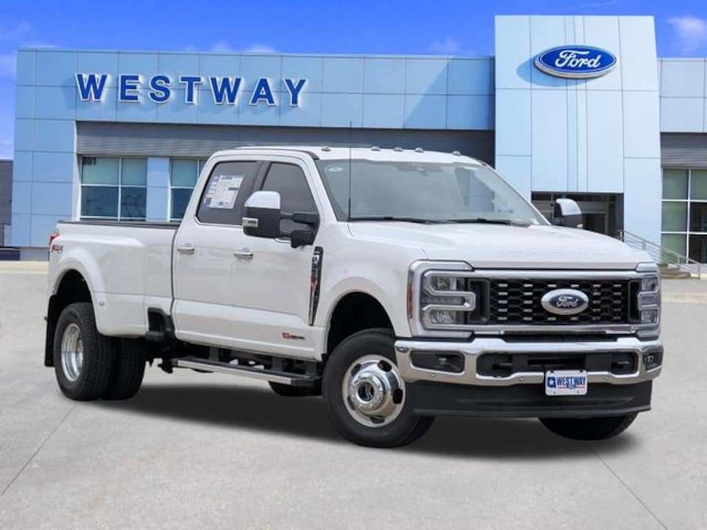 New 2026 Ford F-350 Lariat Truck Crew Cab