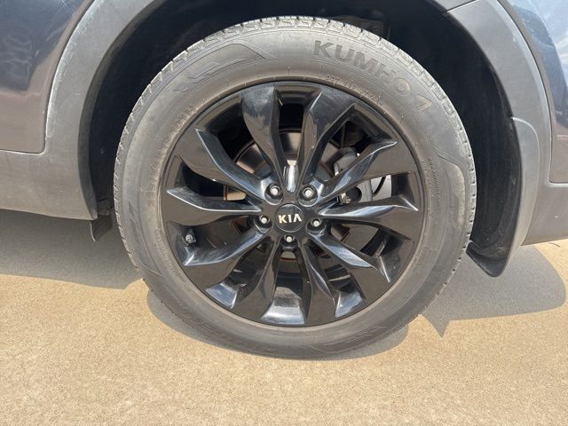 2020 Kia Sorento LX S photo 3