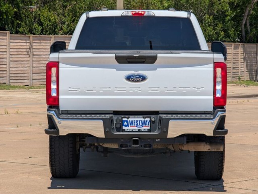 Used 2023 Ford F-250 XLT Truck Crew Cab