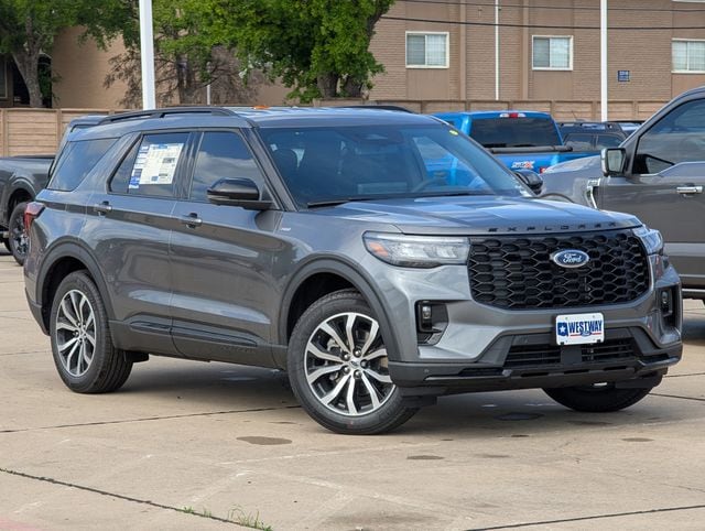 2026 Ford Explorer ST-LINE RWD's photo