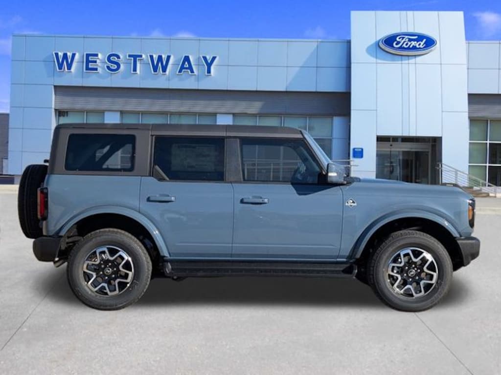 New 2025 Ford Bronco Outer Banks SUV