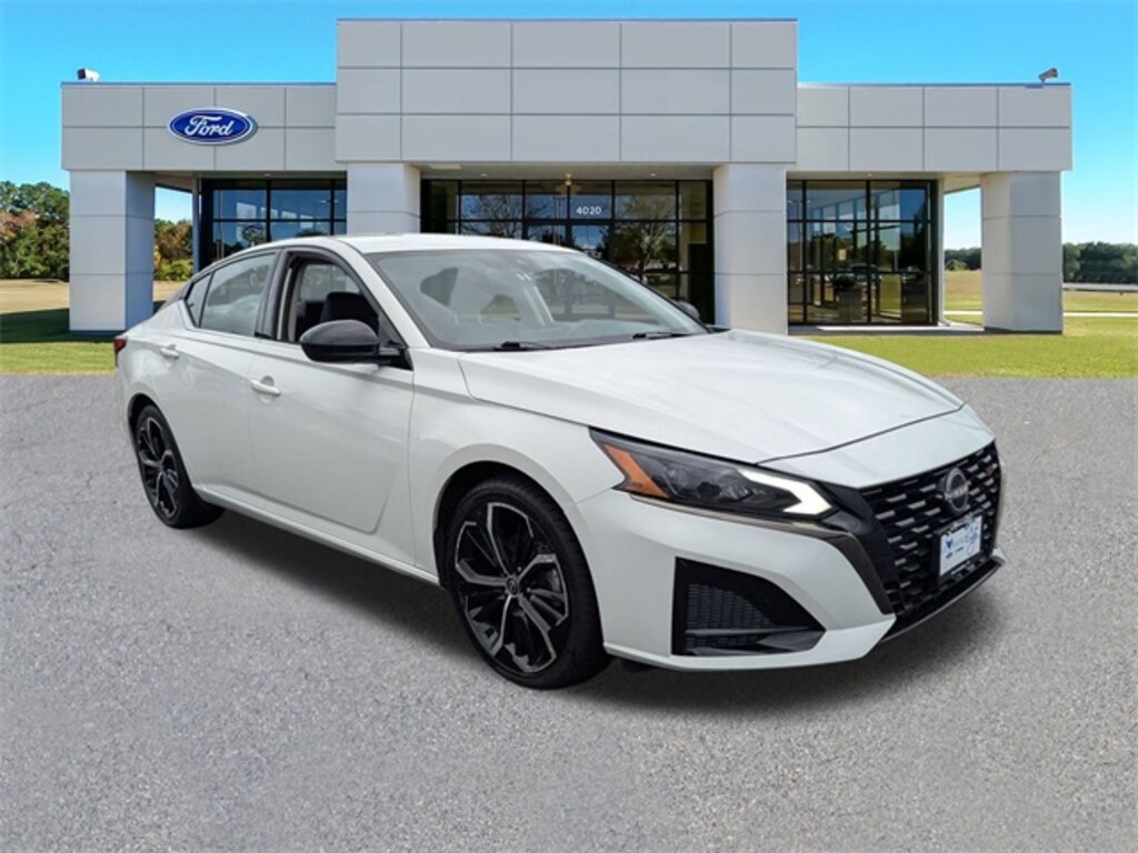 Used 2023 Nissan Altima 2.5 SR Sedan