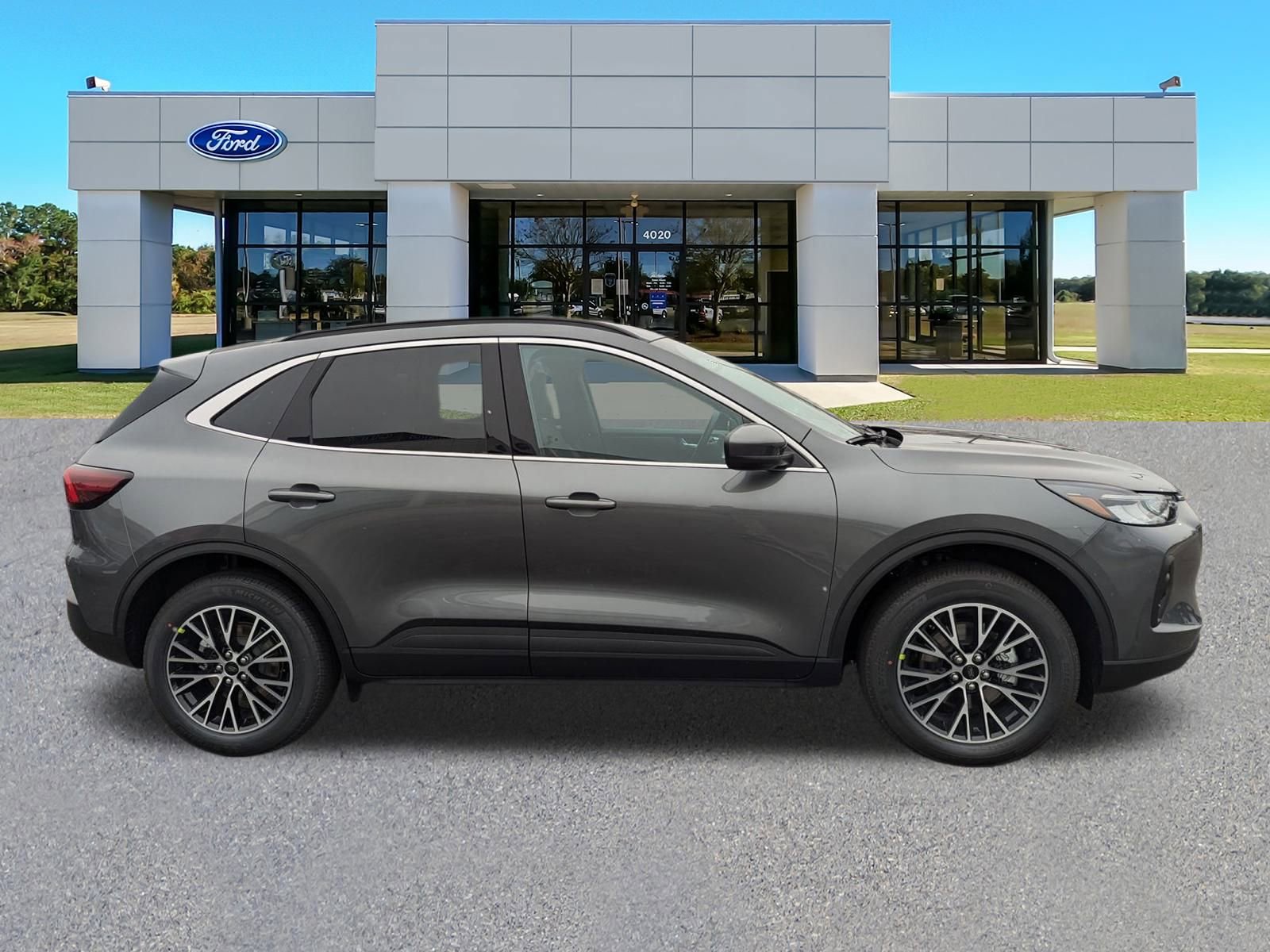 2025 Ford Escape photo 2