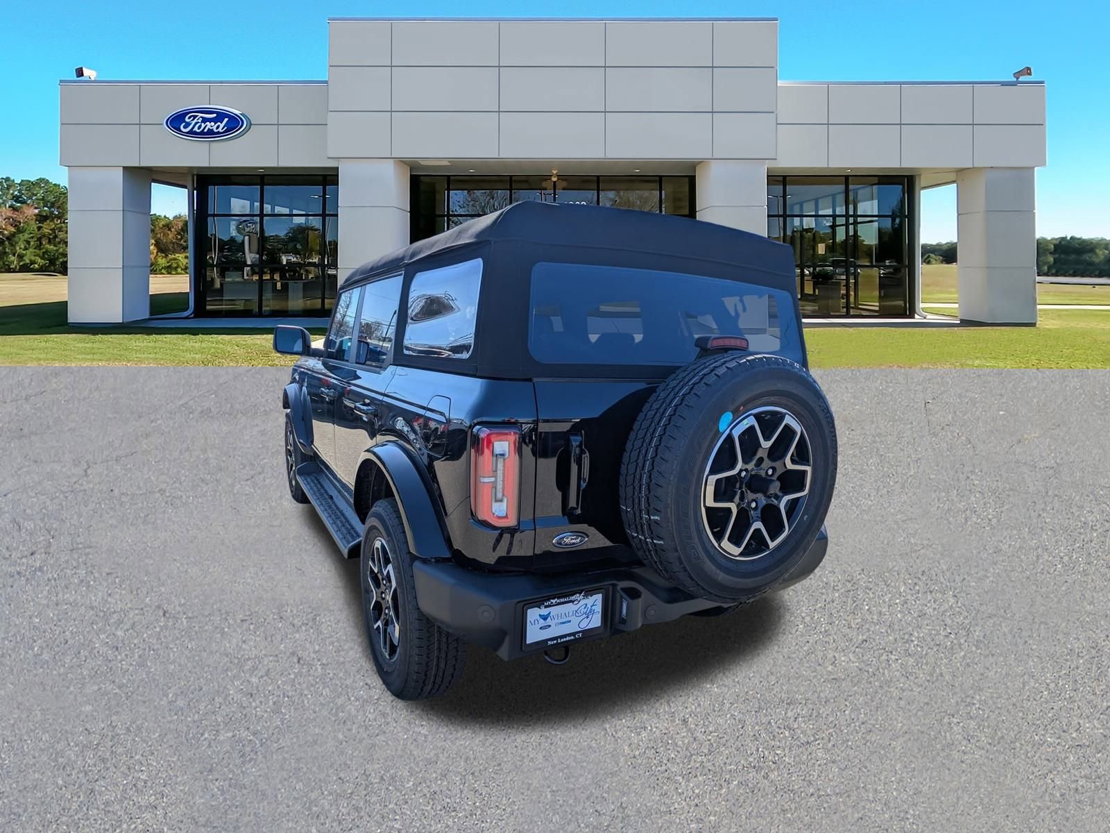 2025 Ford Bronco Outer Banks photo 4