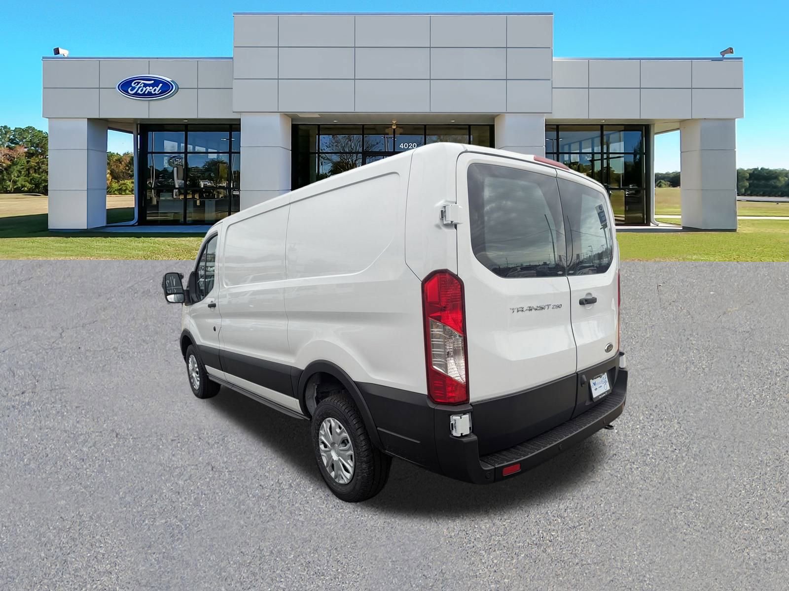 2025 Ford Transit photo 4