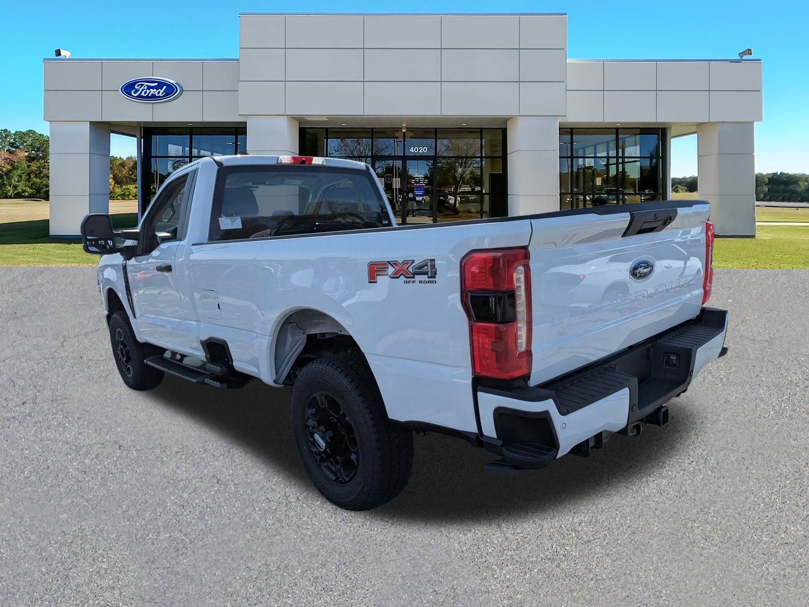2025 Ford F-350 photo 4