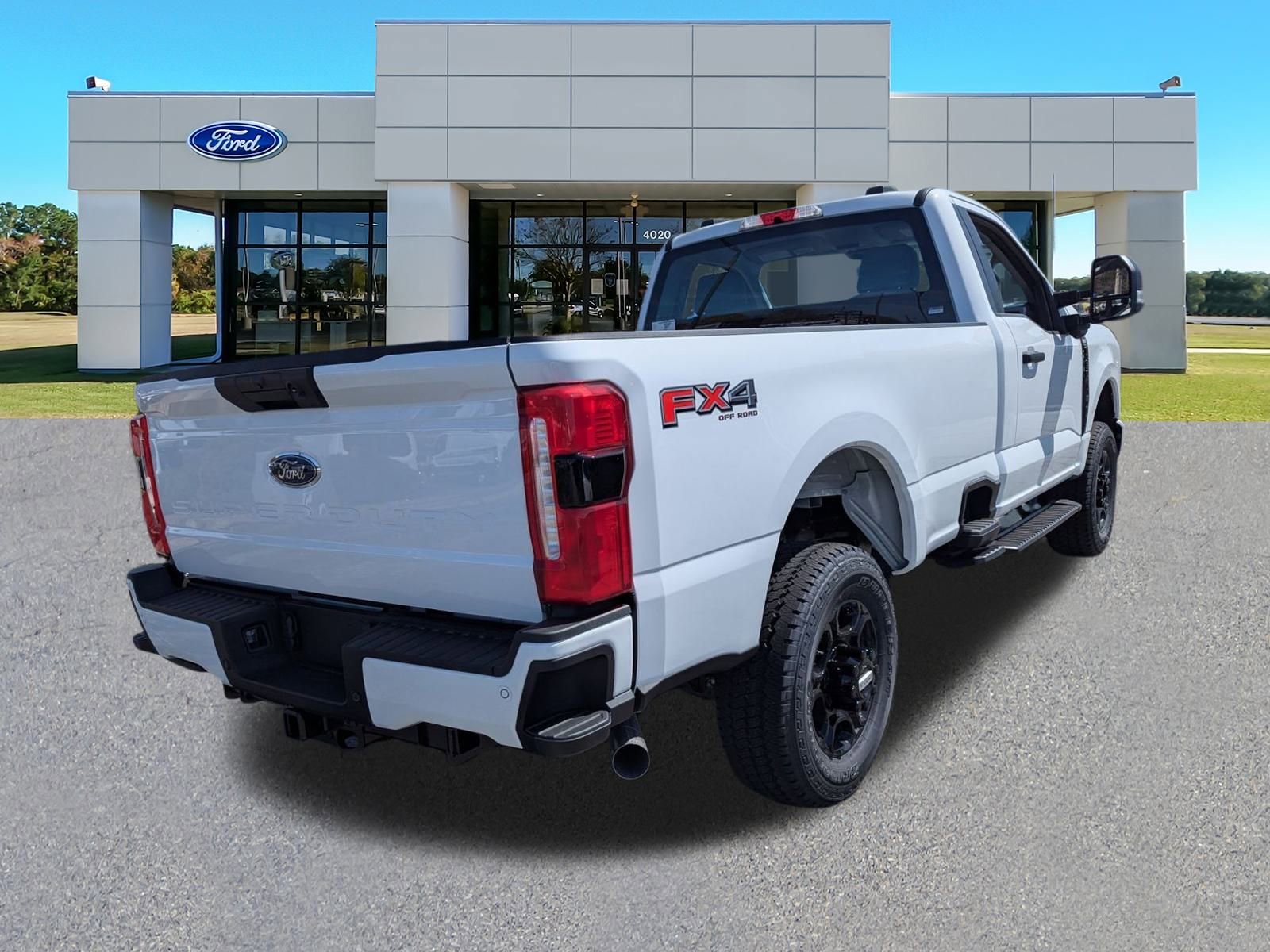 2025 Ford F-350 photo 3