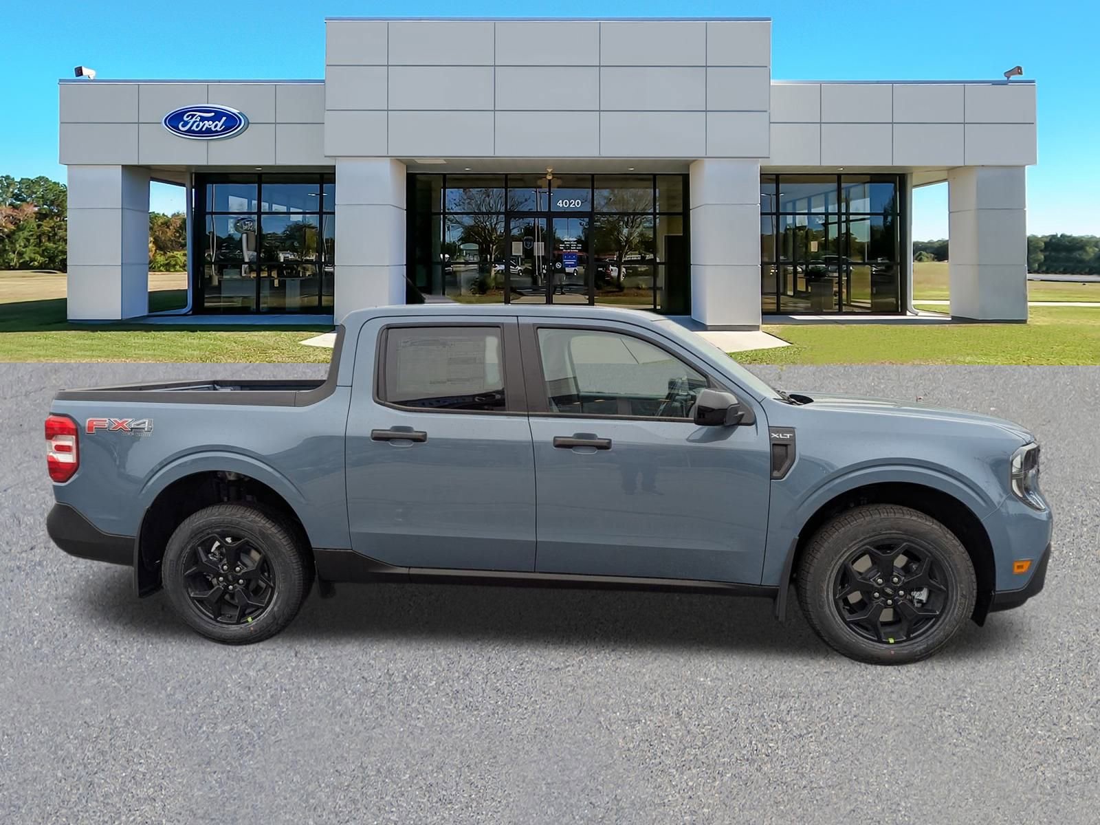 2025 Ford Maverick XLT photo 2