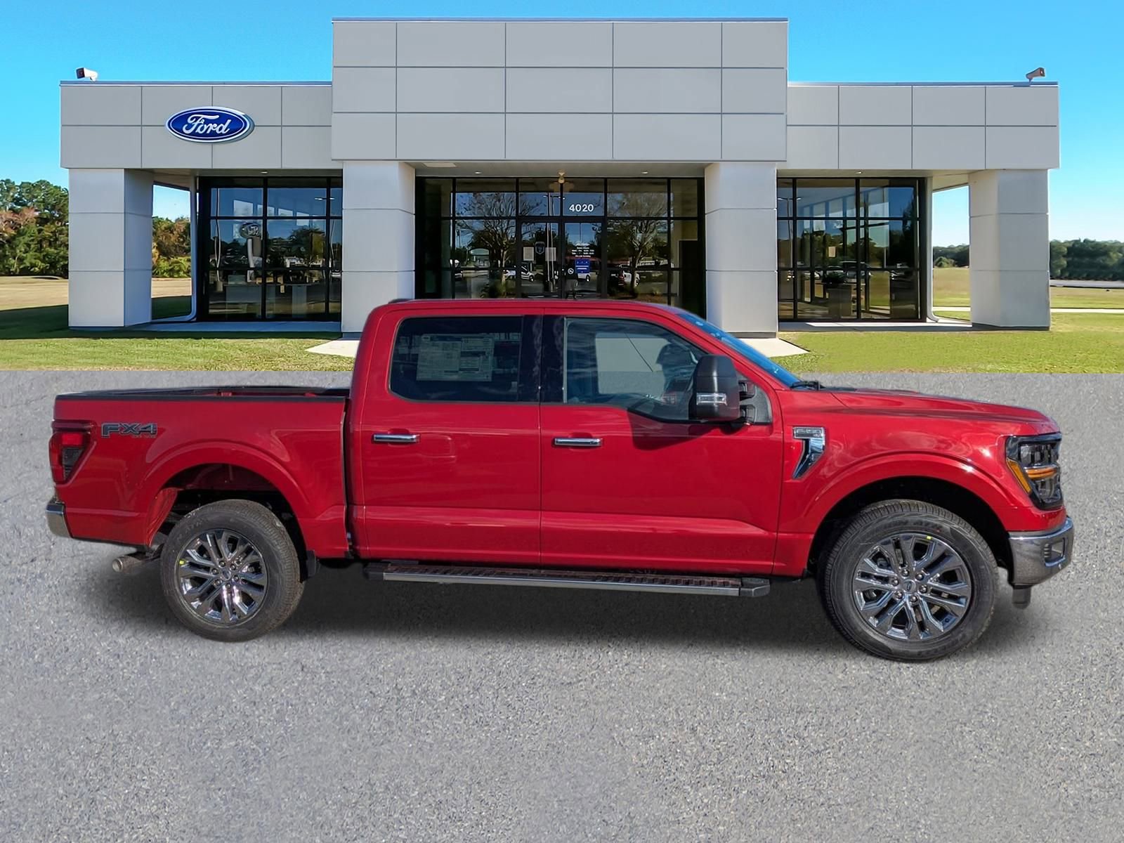 2025 Ford F-150 XLT photo 2