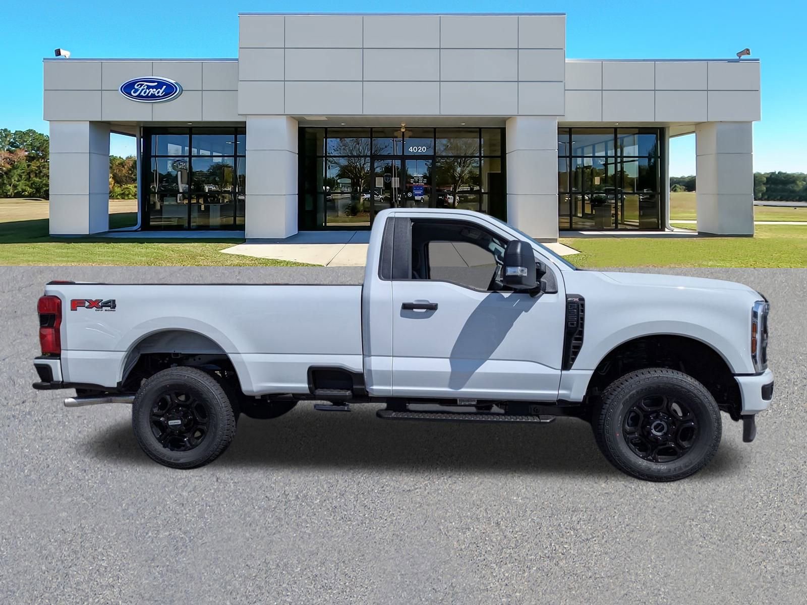 2025 Ford F-350 photo 2