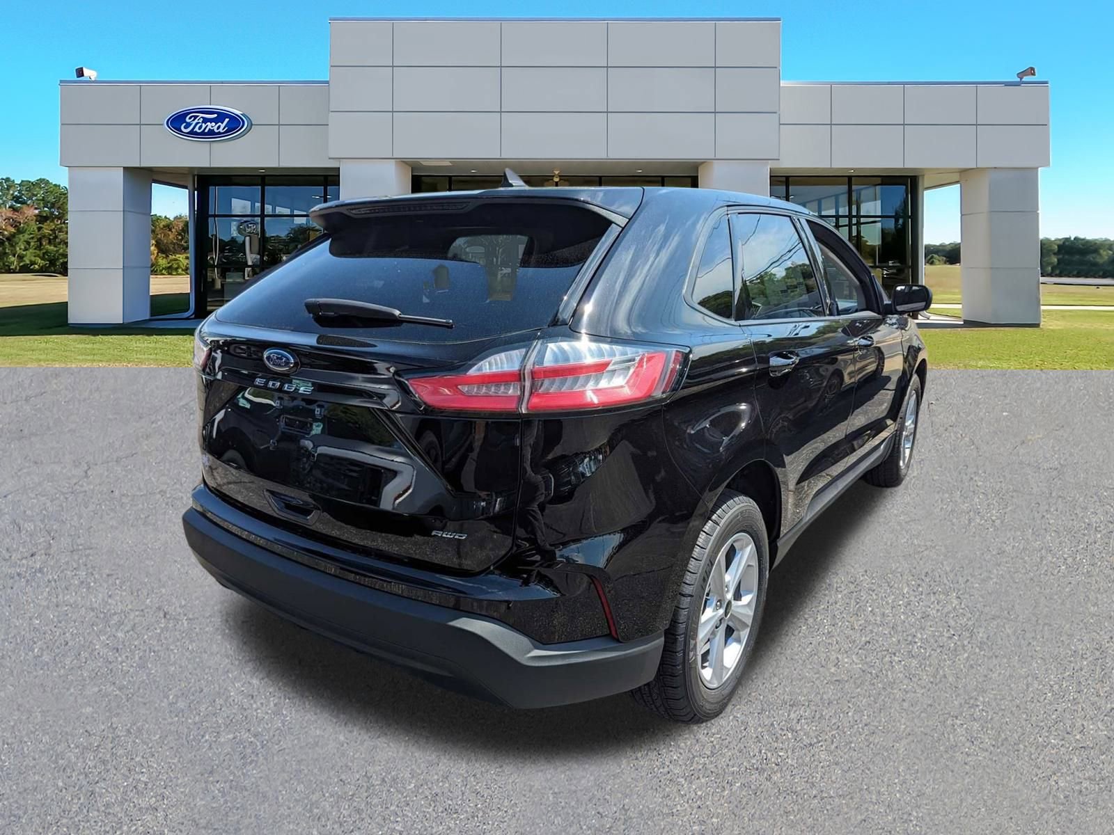 2024 Ford Edge SE photo 3