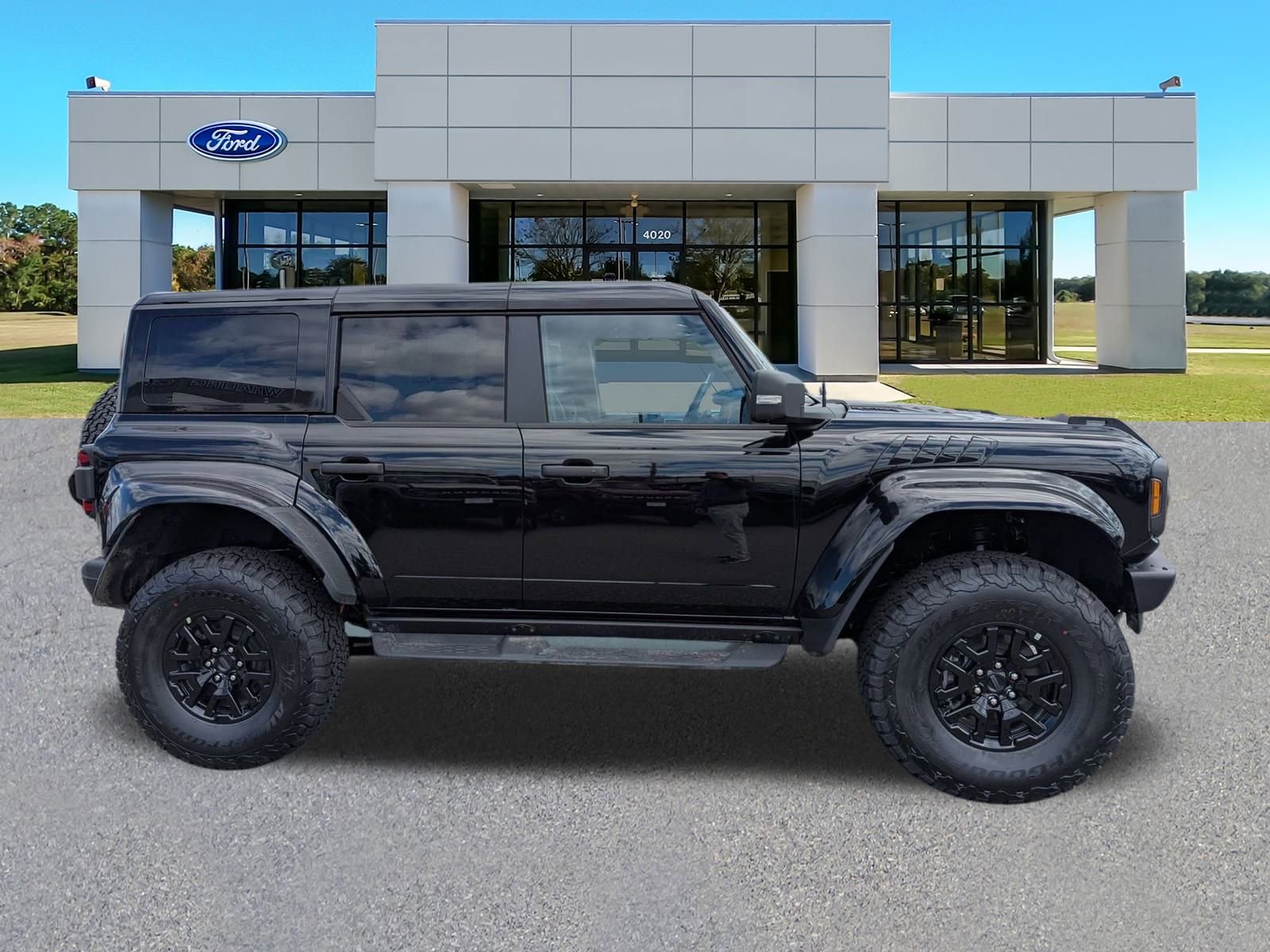 2025 Ford Bronco Raptor photo 2