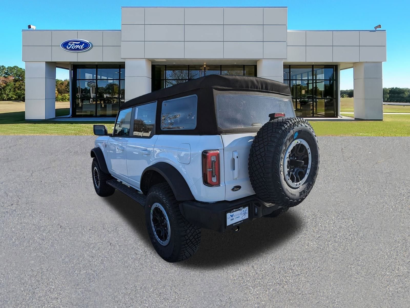 2024 Ford Bronco Outer Banks photo 4