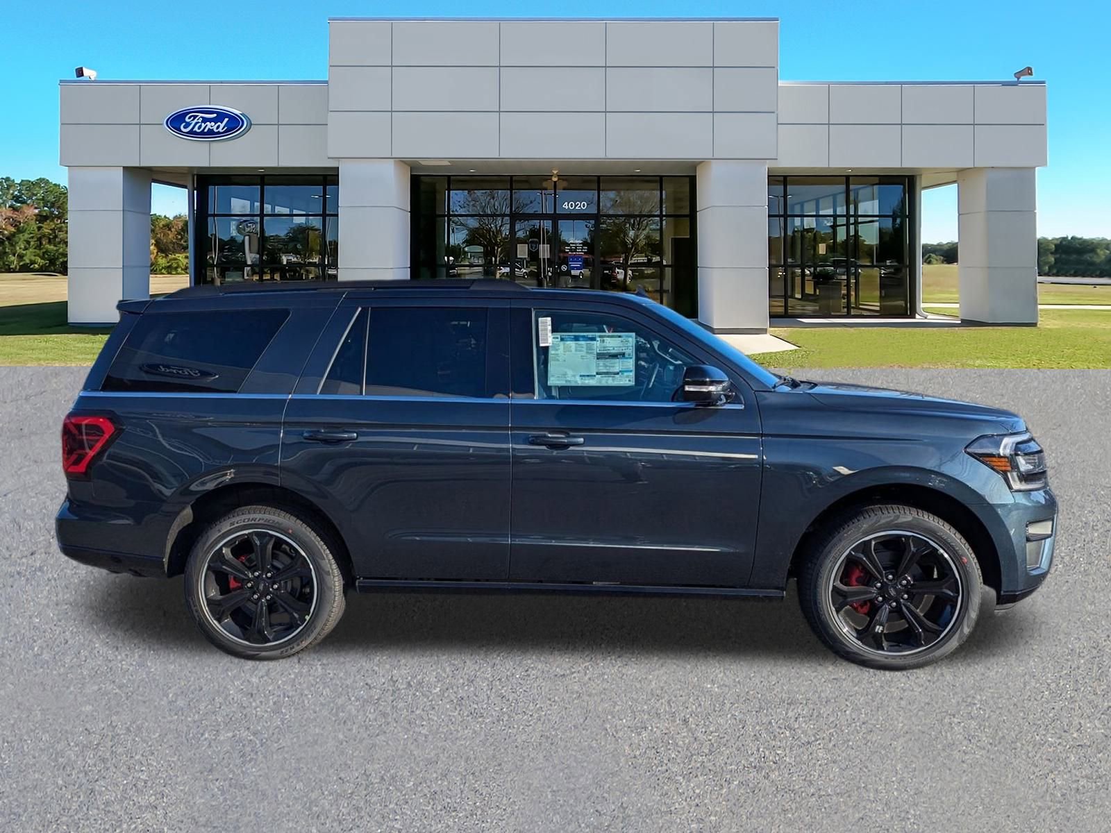 2024 Ford Expedition Limited photo 2