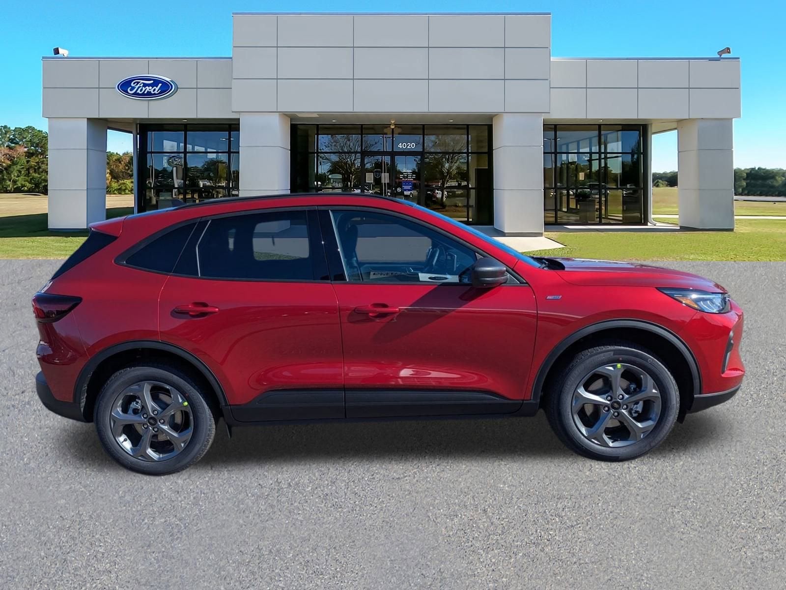 2025 Ford Escape ST-Line photo 2