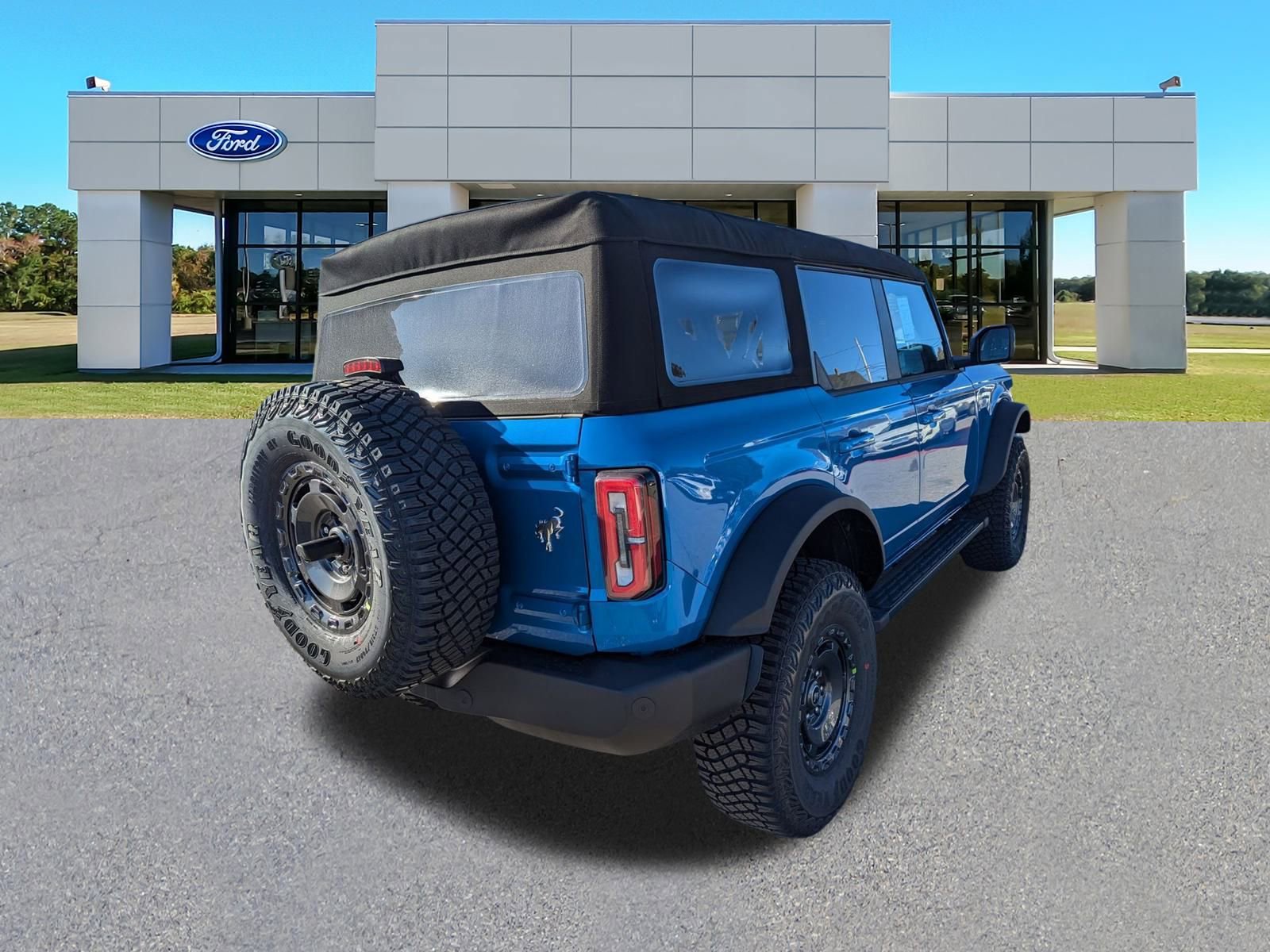 2024 Ford Bronco Outer Banks photo 4