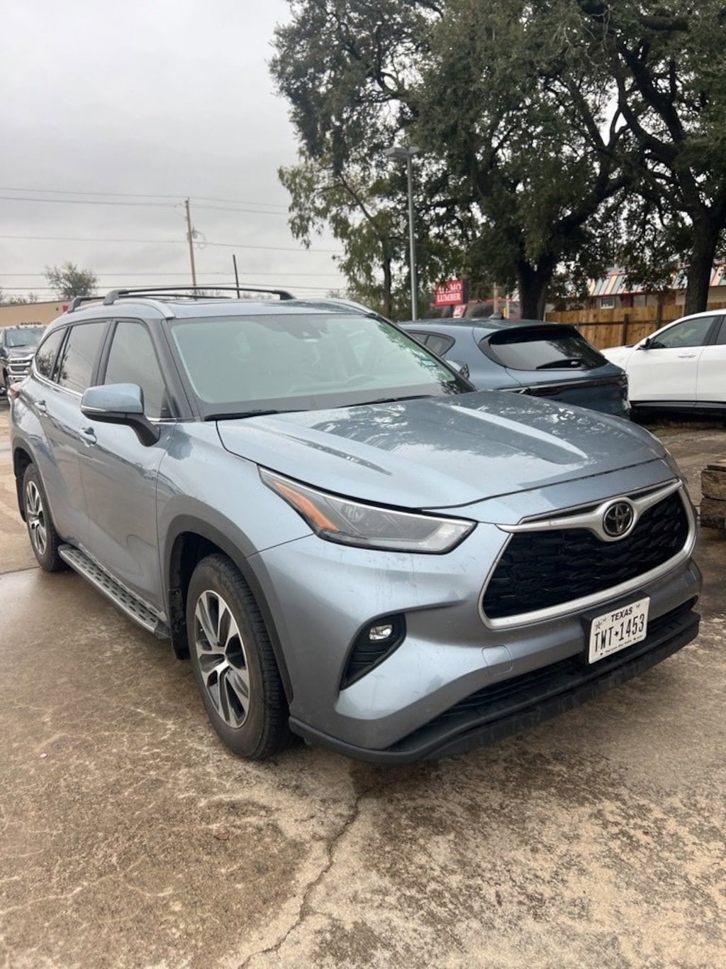 Used 2024 Toyota Highlander LE