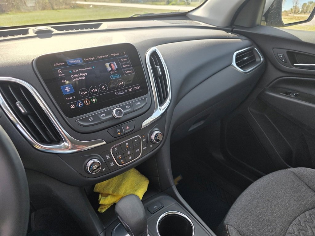 2024 Chevrolet Equinox LT photo 4