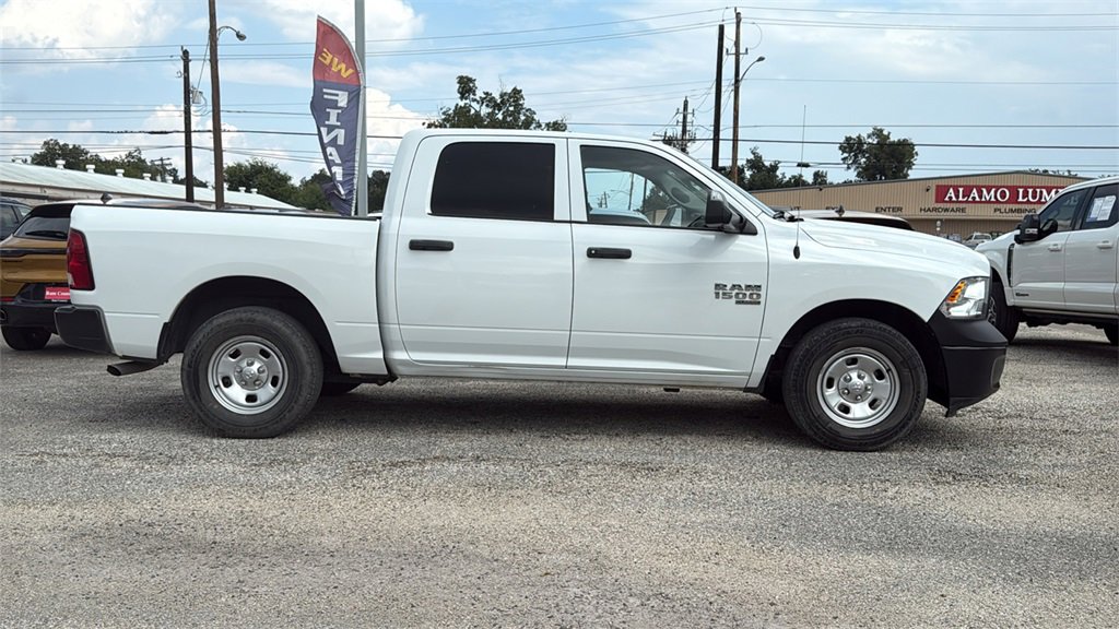 2023 Ram 1500 Classic Tradesman photo 3