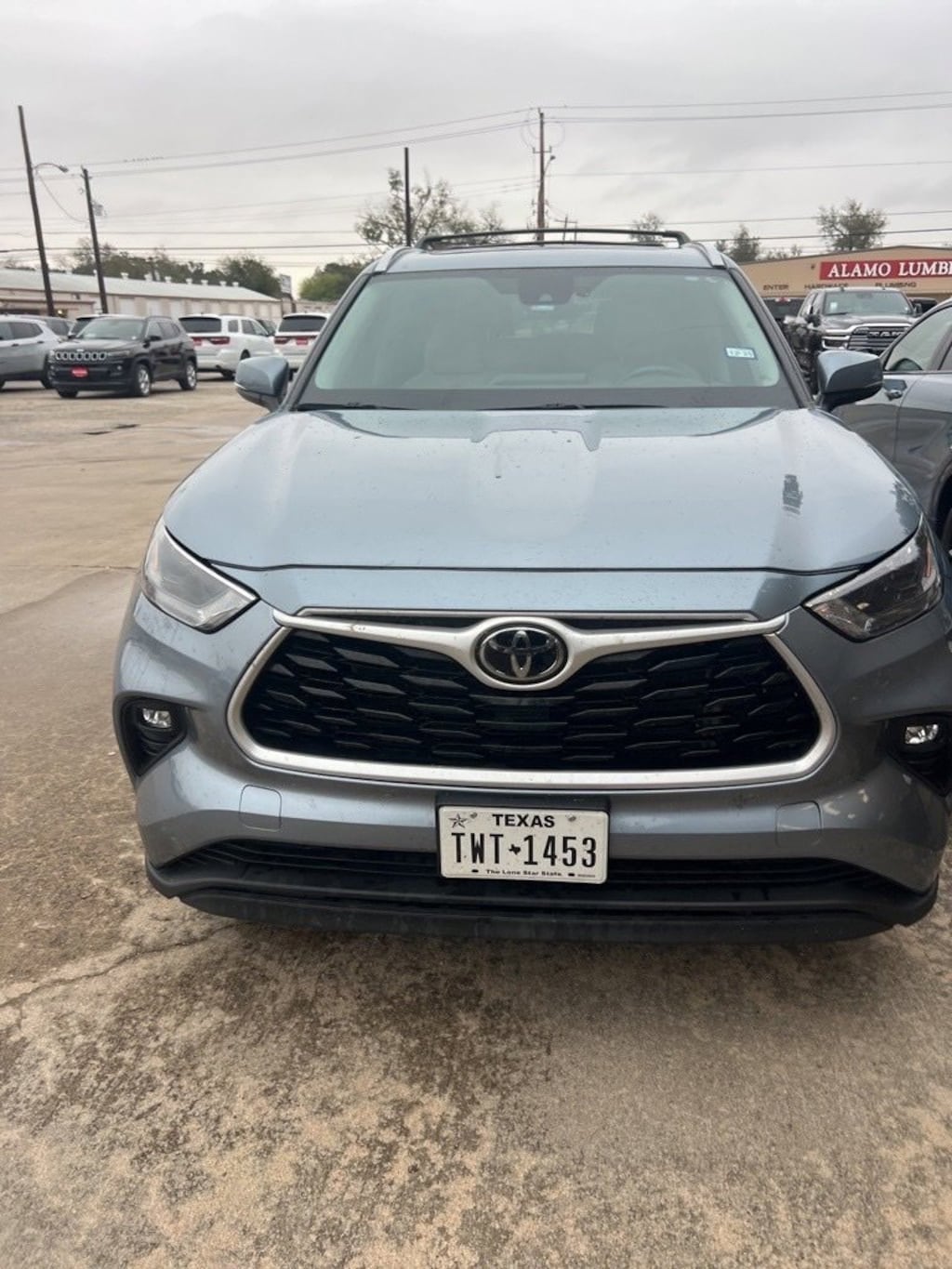 Used 2024 Toyota Highlander LE