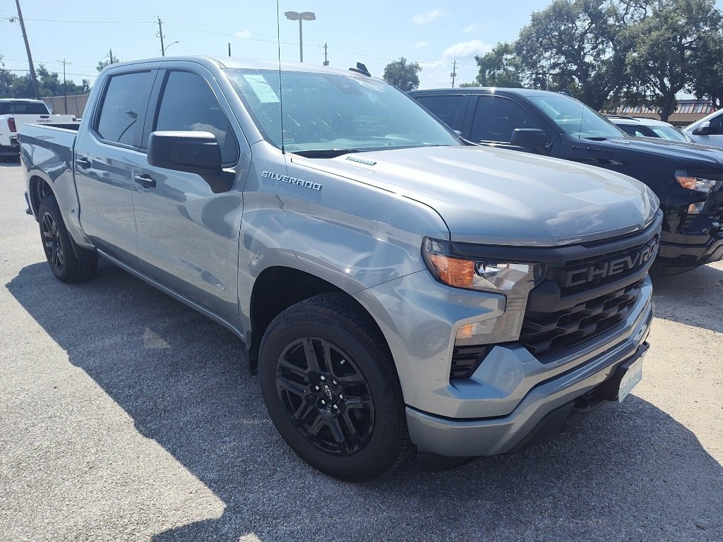 2024 Chevrolet Silverado 1500 Custom photo 3