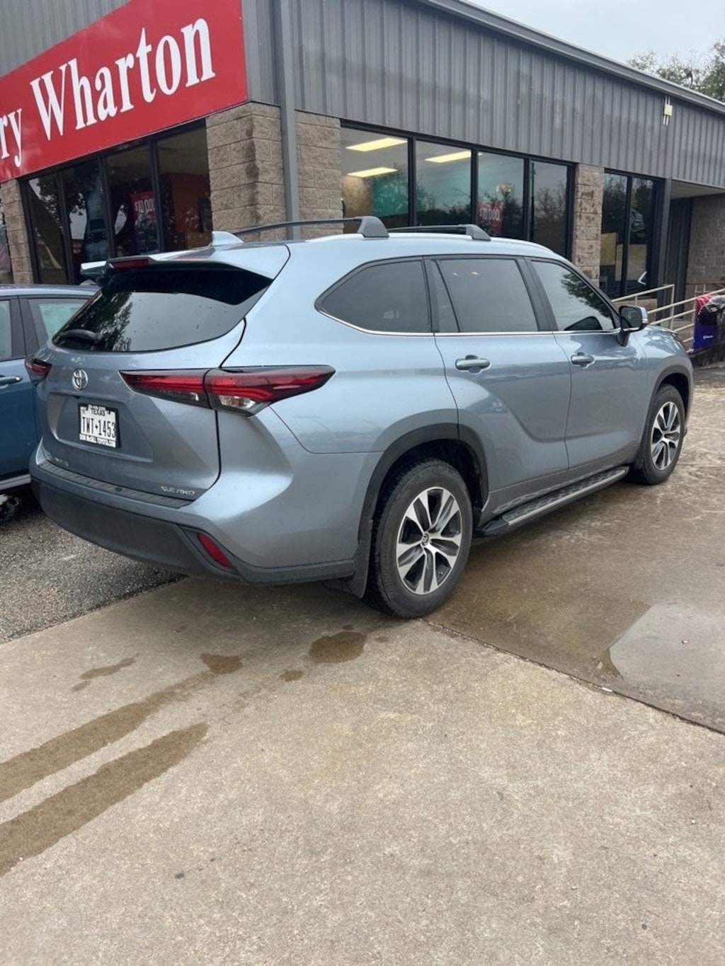 Used 2024 Toyota Highlander LE