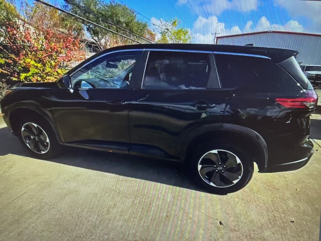 Used 2025 Nissan Rogue SV