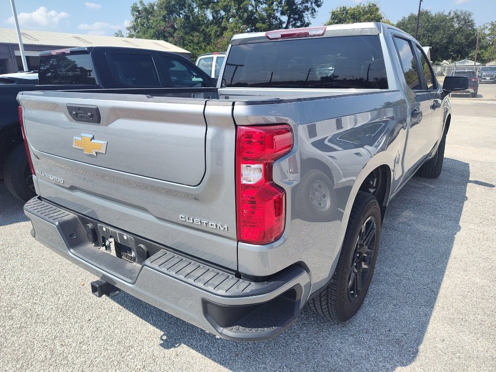 2024 Chevrolet Silverado 1500 Custom photo 4