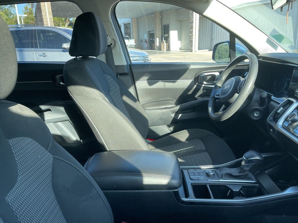 2022 Kia Sorento LX photo 4