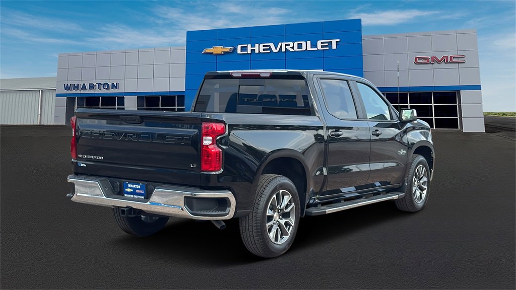 2025 Chevrolet Silverado 1500 LT photo 3