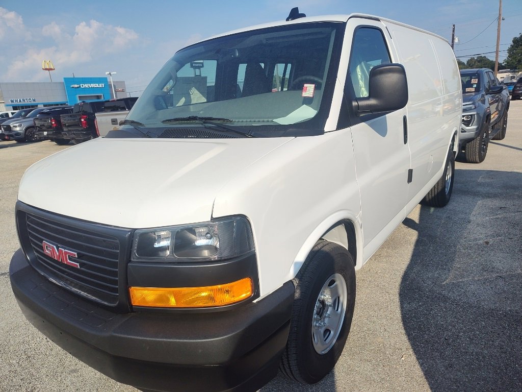 2025 Gmc Savana Cargo 2500 photo 2