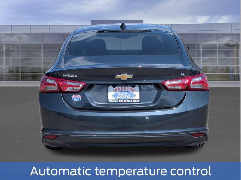 2021 Chevrolet Malibu 1LT photo 4