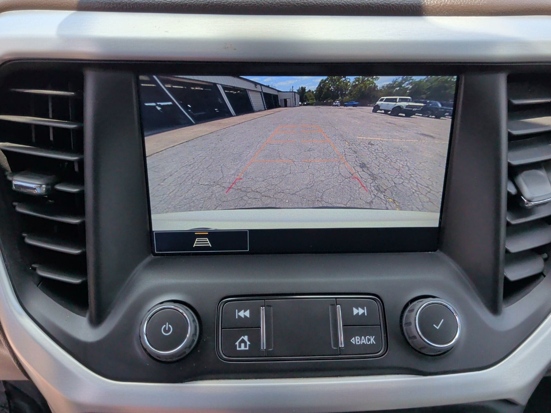 2023 GMC Acadia SLT - Photo 35