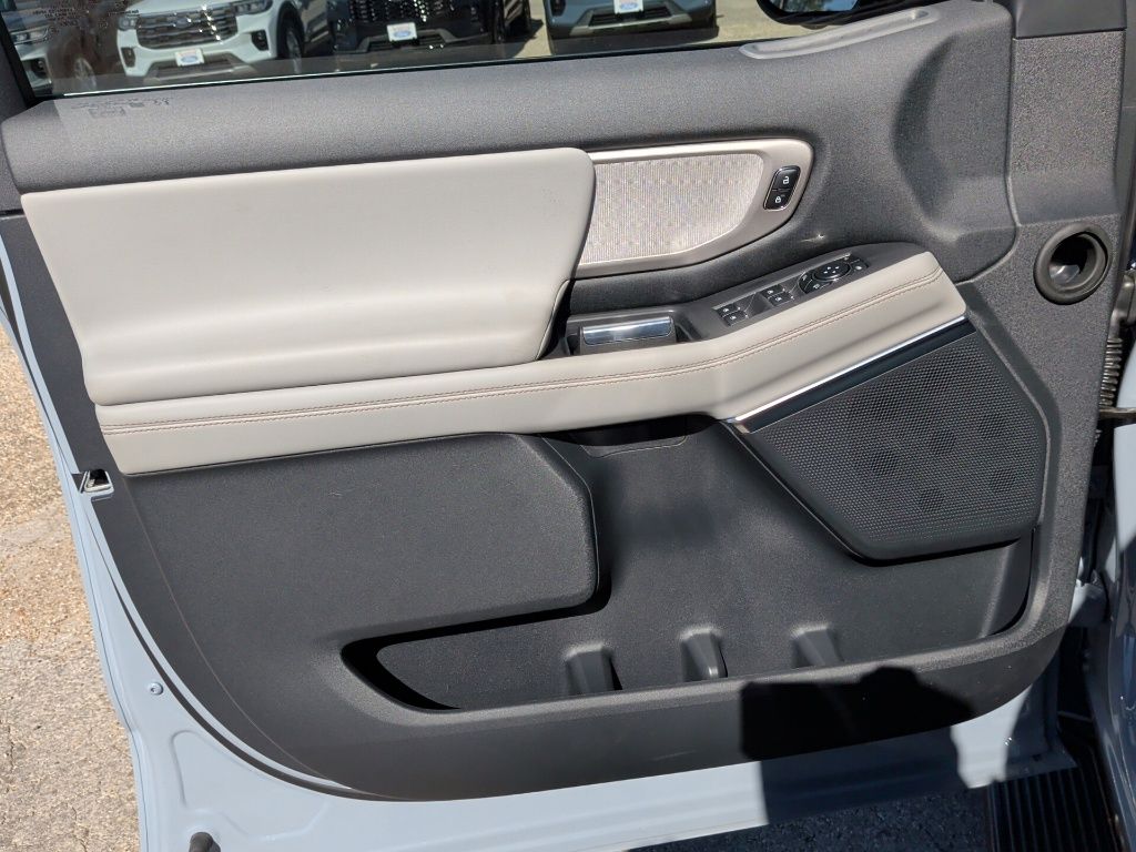 2025 Ford Expedition Active - Photo 24