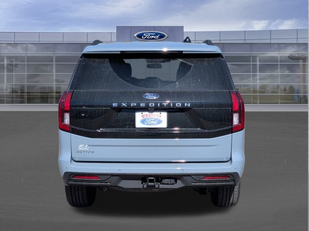 2025 Ford Expedition photo 4