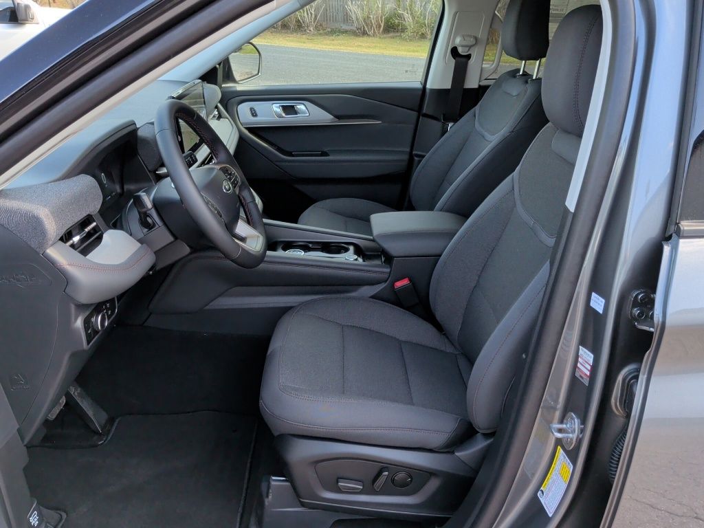 2026 Ford Explorer Active - Photo 9
