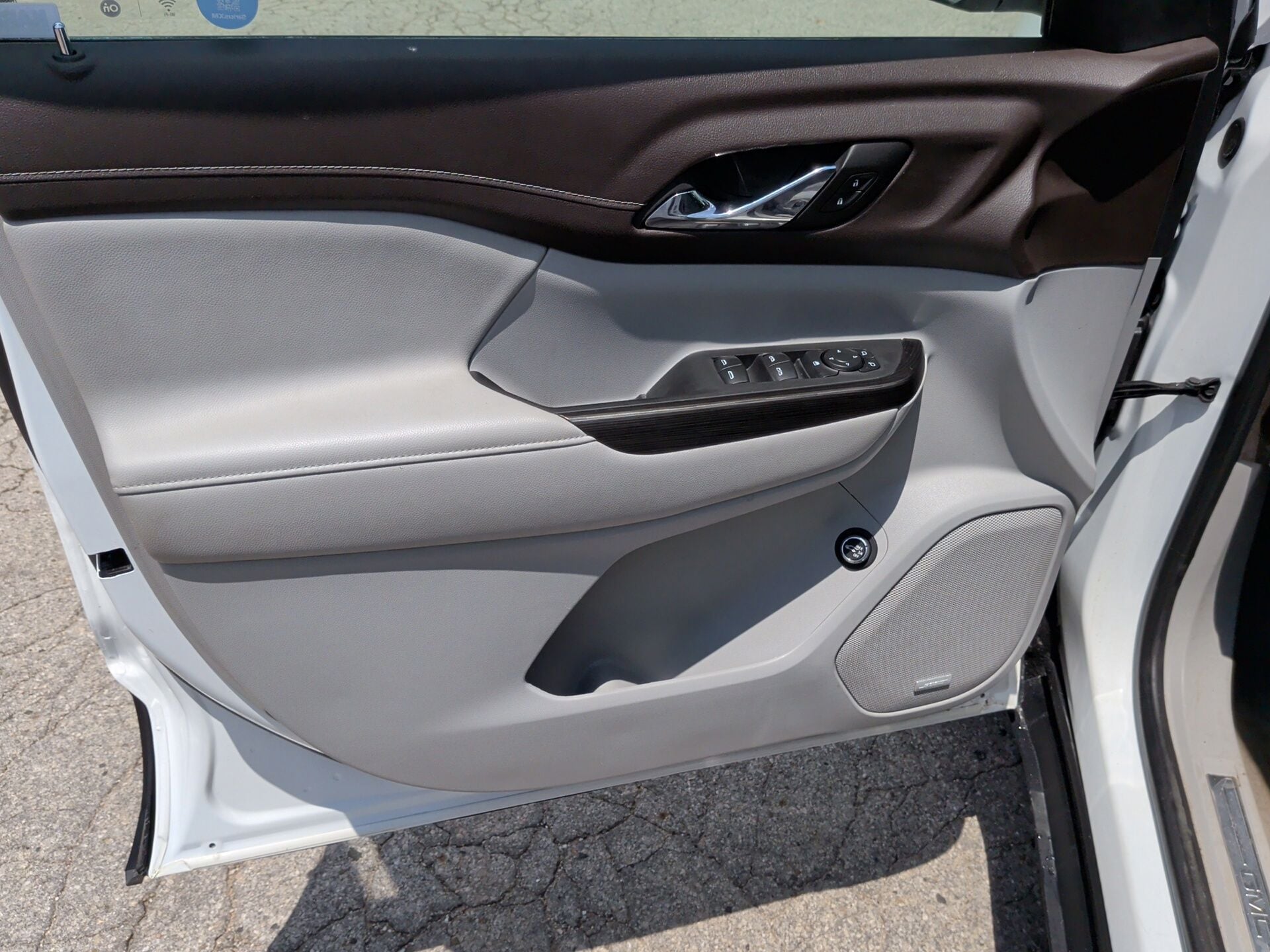 2023 GMC Acadia SLT - Photo 28