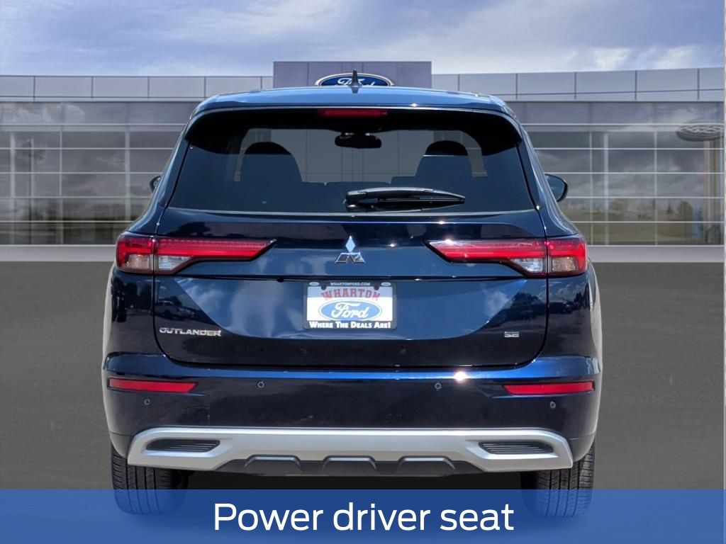 2024 Mitsubishi Outlander SE photo 3