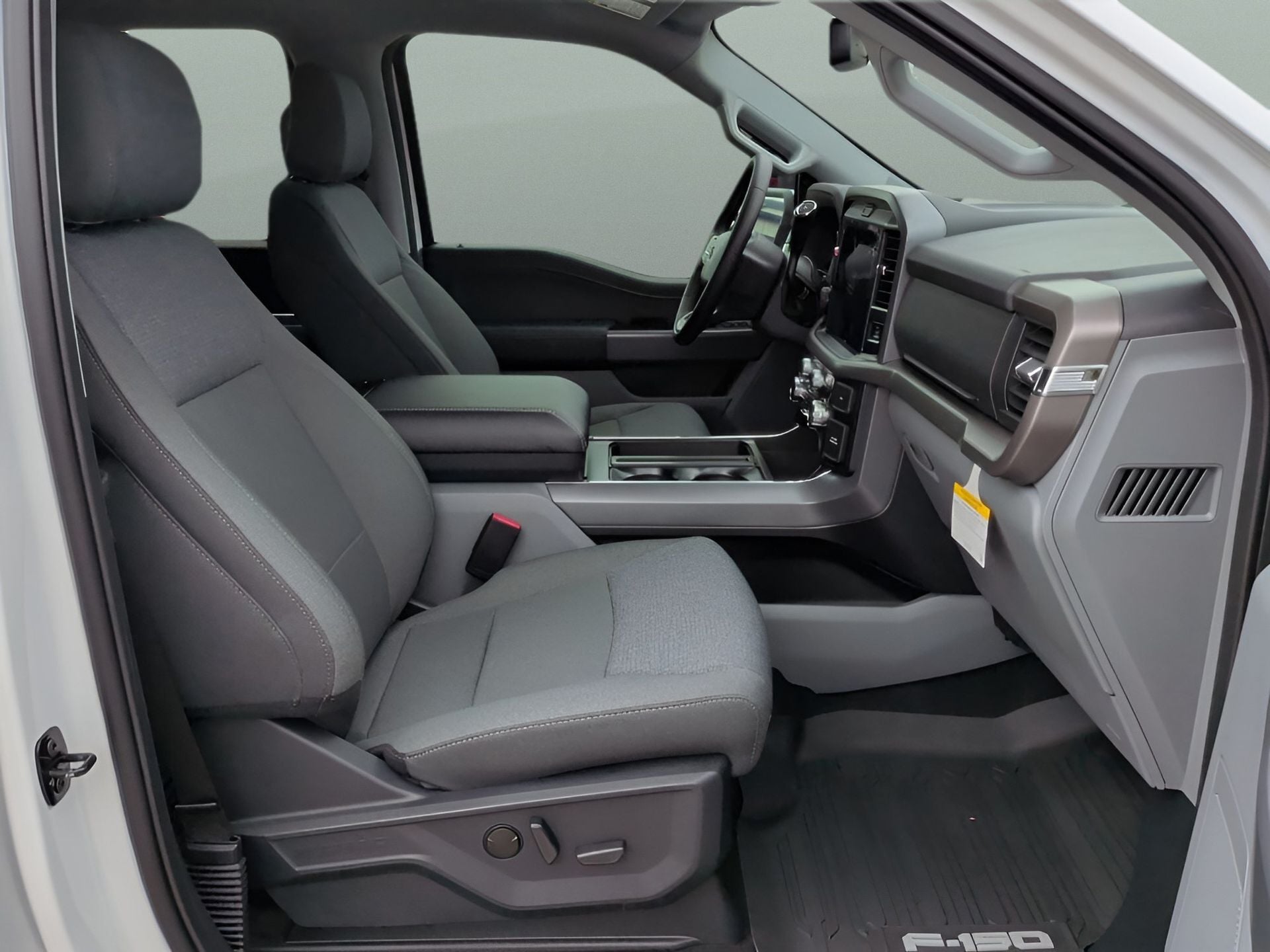 2026 Ford F-150 XLT - Photo 17