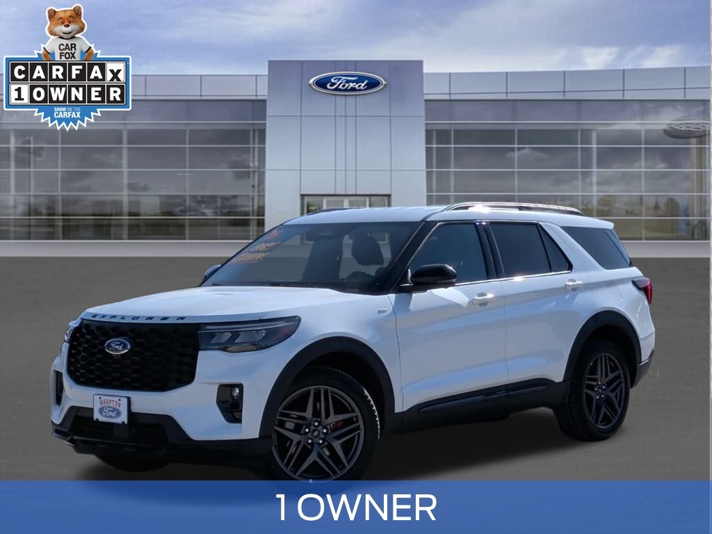2025 Ford Explorer ST-LINE's photo
