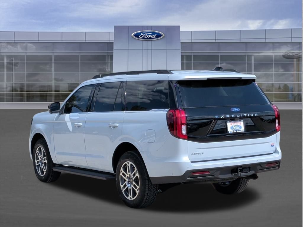 2025 Ford Expedition photo 3