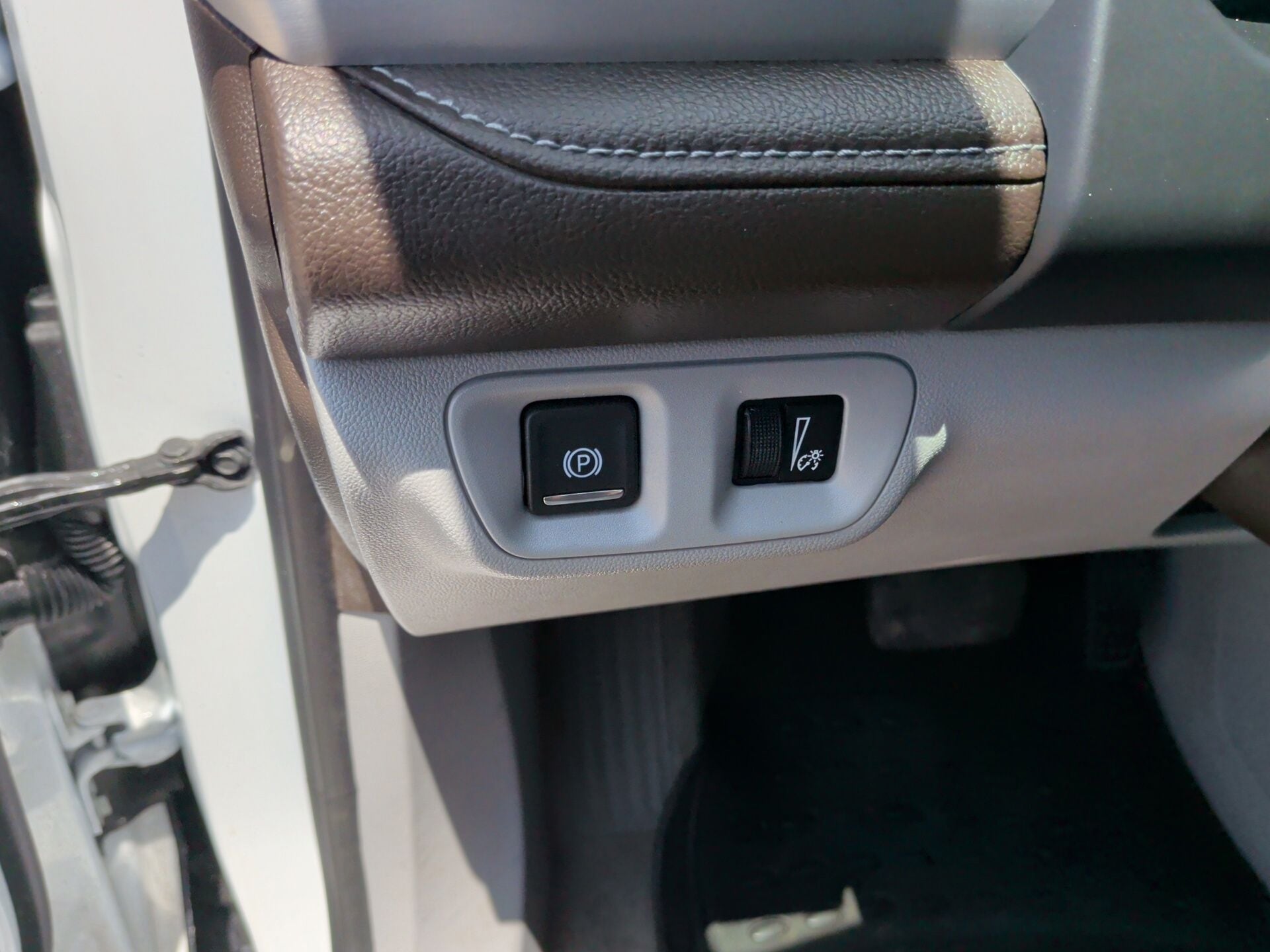 2023 GMC Acadia SLT - Photo 30