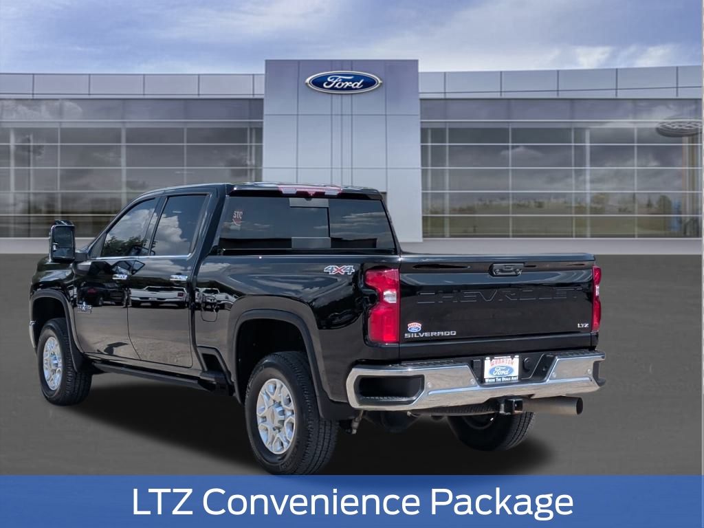 2023 Chevrolet Silverado 2500HD LTZ photo 3